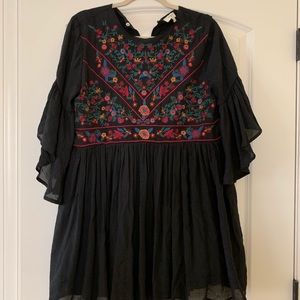 Embroidered shift dress